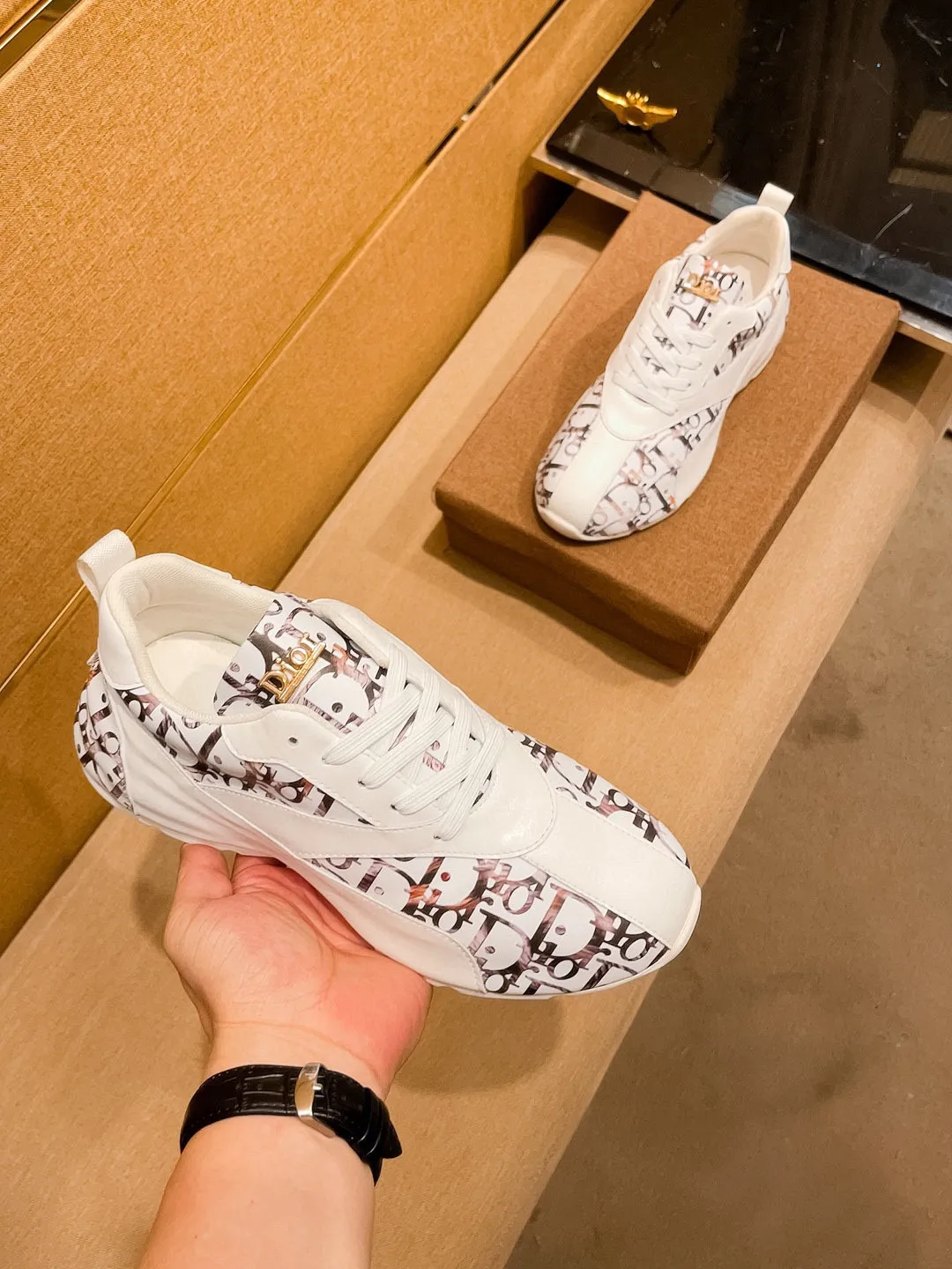 Men's shoes 💰 480💰【Dior】🔥Men's high-end brand of shoes official website 1:1 latest masterpiece: the upper is made of Italian imported first-layer cowhide with a comfortable and breathable lining➕original non-slip and wear-resistant outsole🔥, making walking more convenient and comfortable! An exclusive new model, a stunning work, a beautiful 1:1 replica [color] compared to the official quality! Create a fashionable personality to set off your uniqueness! A must-have for trendy men! Classic🔥Size: 38-44 Color: 🔥 1 color available🔥